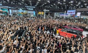 余承东雷军都来了，大湾区车展爆了！