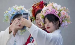 “新中式”旅游持续升温 “国潮”澎湃中彰显文化自信