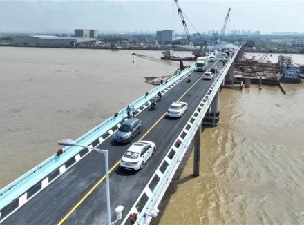 被撞断裂4个月后，广州沥心沙大桥恢复全面通车，三民岛民：运货成本降低